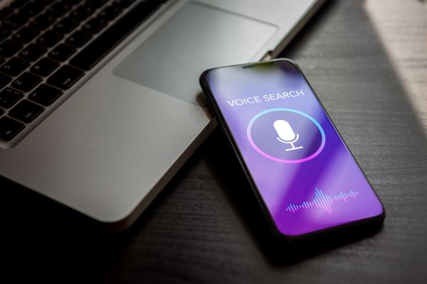 Turinys „Voice Search“ paieškai: struktūra, kalba ir praktiniai pavyzdžiai